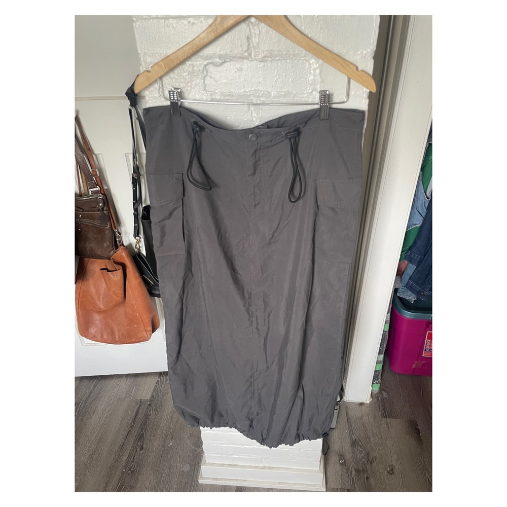 Vintage 90’s cargo skirt